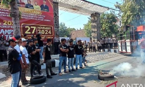 Dinilai Tak Netral, Puluhan Warga Tuntut Ketua KPU Kota Kediri Mundur