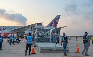 Logistik MotoGP Mandalika Tiba di Bandara Lombok