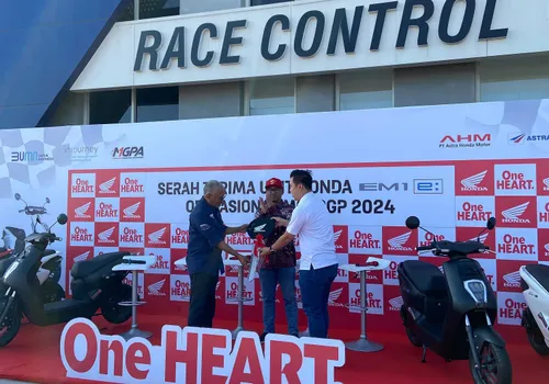 Dukung MotoGP Mandalika, Honda Serahkan 10 Unit Motor Listrik EM1 e: