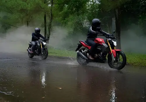 Hujan Deras, Jangan Lupa Pantau Kondisi Jalan