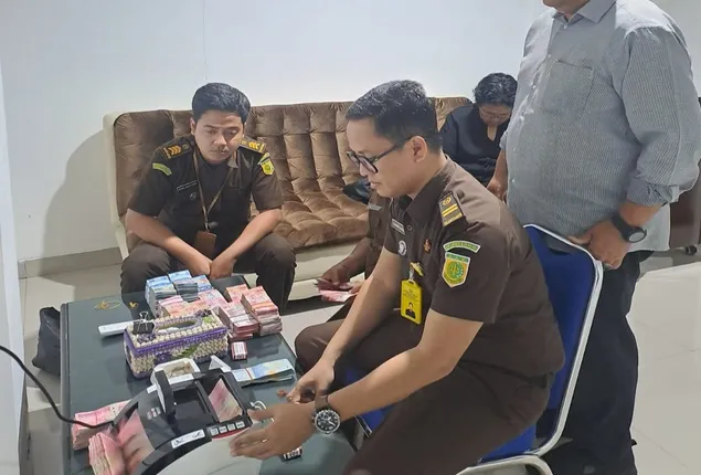 Kembalikan Rp285 Juta ke Kejari Karanganyar, Camat Ngargoyoso Tetap Tersangka