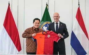 Resmi, Ketum PSSI Erick Thohir Tanda Tangani Kerja Sama dengan KNVB