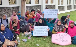 Lo! Belum Mau Tempati Bangunan Baru, Pedagang Pasar Godean Demo DPRD Sleman