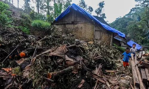 Dampak Puting Beliung Terjang Permukiman Warga Suku Badui Lebak