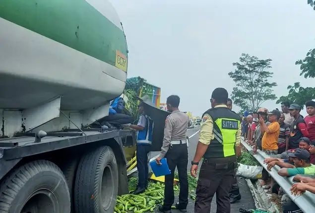 Truk Sayur Tabrak Truk Tangki di Tol Kertosono-Ngawi, 2 Orang Meninggal