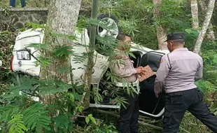 Mobil yang Ditumpangi Rombongan Ibu-ibu Pengajian Mengalami Kecelakaan di Sleman