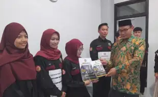 15 Mahasiswa Berprestasi di Umuka Terima Uang Pembinaan