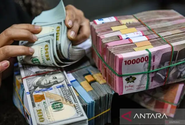 Rupiah Ditutup Menguat, Dipengaruhi Turunnya Nilai Utang Indonesia