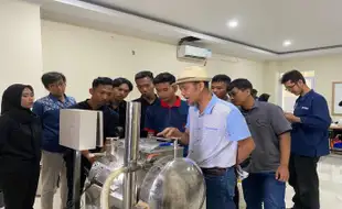 FST UDB Surakarta Gandeng UMKM Malang Gelar Pelatihan Membuat Keripik Buah