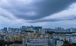 Mendung Hampir Sepanjang Hari, Begini Prakiraan Cuaca Solo Minggu 29 September