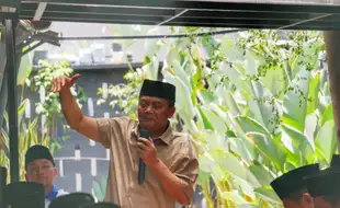 Ke Solo, Cagub Jateng Ahmad Luthfi Temui Ratusan Koordinator Peci Ireng