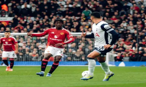 Liga Inggris: Main 10 Pemain, MU Dipecundangi Tottenham 0-3 di Kandang