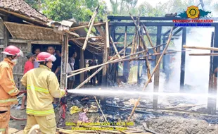 Diduga Gegara Korsleting, Rumah Warga Tanggan Sragen Terbakar