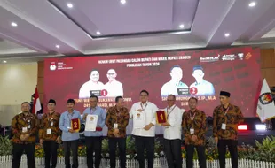 Bowo-Suwardi 1 dan Sigit-Suroto 2 dalam Undian Nomor Urut KPU Sragen