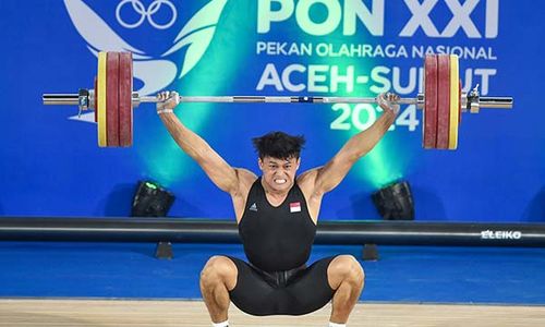 Lifter Banten Rizki Juniansyah Raih Emas dan Pecahkan Rekor Nasional di PON XXI