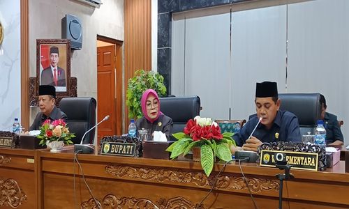 Rapat Paripurna DPRD Grobogan, Bupati Sampaikan RAPBD 2025 Rp2,8 Triliun