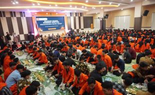 ITS PKU Muhammadiyah Solo Tutup Masa Pengenalan Kampus dengan Makan Bersama