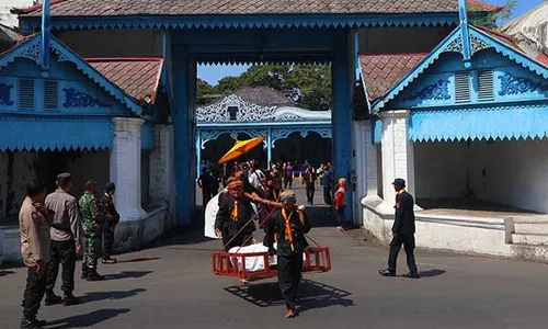 Tradisi Sekaten, 2 Gamelan Pusaka Dikirab dari Keraton Solo ke Masjid Agung