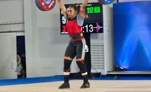 Lifter Papua Natasha Beteyob Pecahkan Rekor Nasional di PON 2024