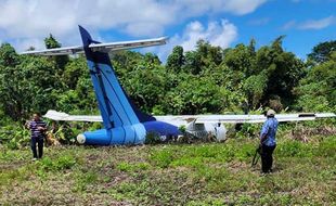 Penampakan Kondisi Pesawat Trigana Air Usai Tergelincir di Bandara Yapen Papua