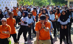 Dies Natalis ke-9, AK-Tekstil Solo Gelar Fun Walk