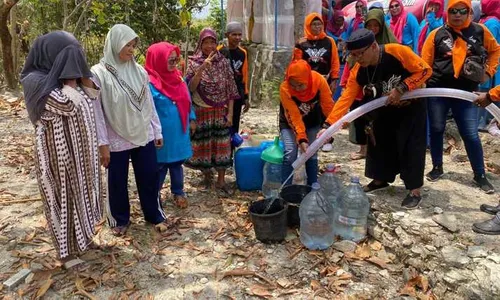 Galang Dana, Pakujoyo Bersatu Salurkan Bantuan Air ke 12 Lokasi di Sukoharjo