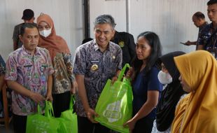 8.572 Keluarga Rawan Stunting Terima Bantuan Daging dan Telur Ayam