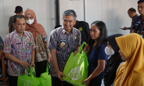 8.572 Keluarga Rawan Stunting Terima Bantuan Daging dan Telur Ayam