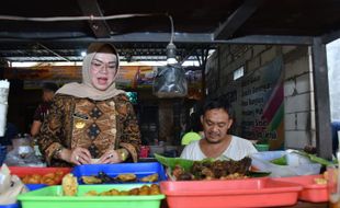 Bupati Sukoharjo Etik Suryani Suka Kulineran di Warung, Ternyata Ini Alasannya