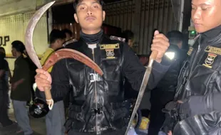 Ngerinya Tawuran Antargeng Remaja di Surabaya, Pelaku Bawa Celurit hingga Golok