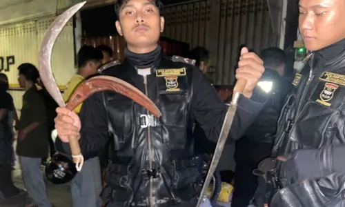 Ngerinya Tawuran Antargeng Remaja di Surabaya, Pelaku Bawa Celurit hingga Golok