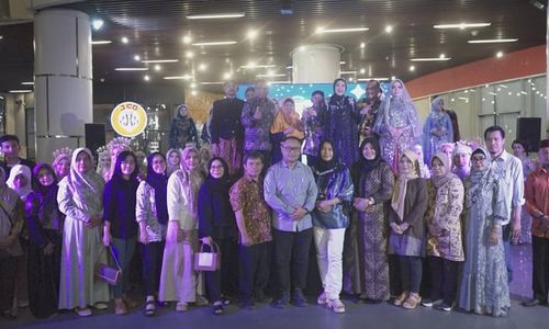 Karya 40 Peserta PKW Platinum LKP Ismia Curi Perhatian Pengunjung The Park Mall