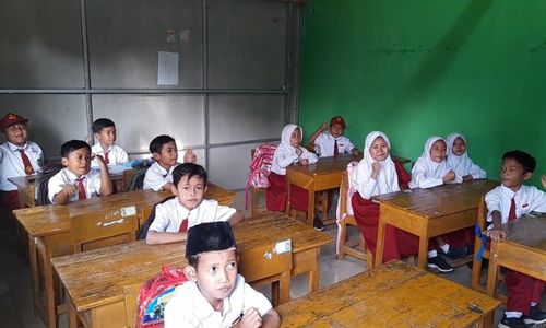 Belajar di Musala, Siswa SDN 4 Sambi Sragen Mengeluh Sumpek dan Panas