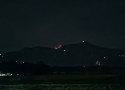 Breaking News! Gunung Telomoyo Kebakaran Petang Ini