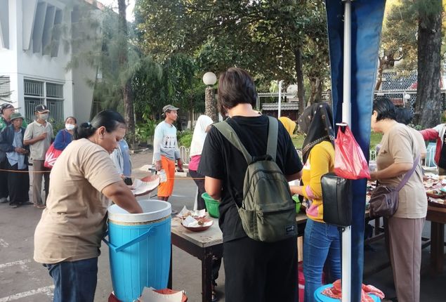 Indahnya Toleransi, Kedai Kasih Katedral di Semarang Bagikan Sarapan Gratis Setiap Sabtu Pagi