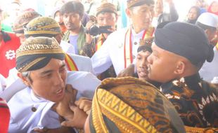 Sempat Diwarnai Keributan, 2 Gamelan Sekaten Pusaka Keraton Solo Mulai Ditabuh