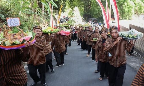 Kirab Budaya Hari Jadi ke-103 Desa Karangpelem Sragen Berlangsung Meriah