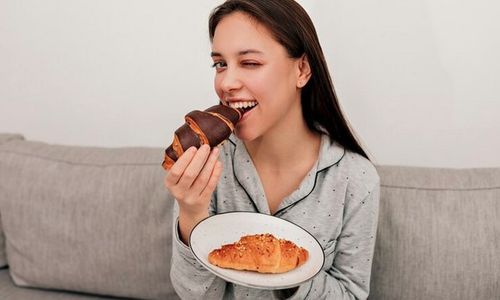 Ketahui Dampak Makanan Ringan Tinggi Gula Terhadap Tanda Penuaan Dini