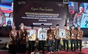 KPU Karanganyar Tetapkan Ilyas-Tri Nomor 1, Rober-Adhe Nomor 2