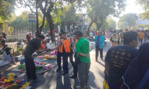 Edukasi PKL hingga Parkir Kendaraan di CFD, Dishub Solo Gelar Operasi Simpatik