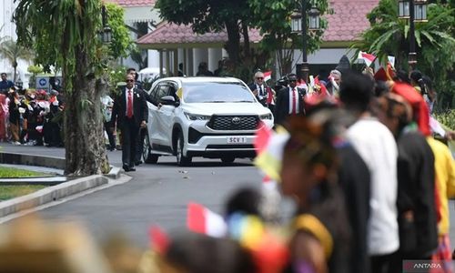 Seperti Paus Fransiskus, Presiden Jokowi juga gunakan Mobil Innova Zenix