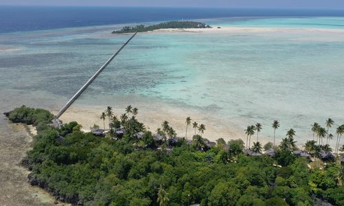 KKP Segel Dua Resor Asing Ilegal di Pulau Maratua Kaltim