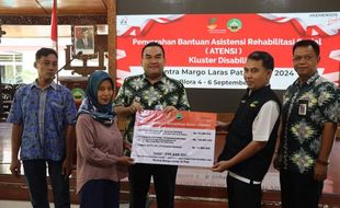 157 Penyandang Disabilitas Blora Dapat Bantuan, Bupati Arief Terharu