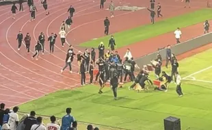 Suporter Rusuh Usai Laga Vs Persija, Sanksi Berat Menanti Persib Bandung