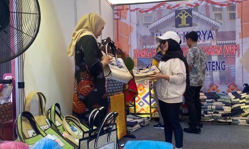 Dipamerkan di Salatiga Festival Bisnis dan Bazar, Kreasi Warga Binaan Laris Diserbu Pengunjung