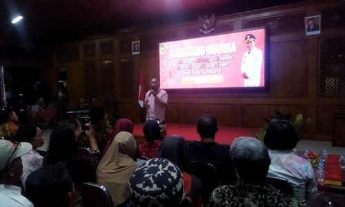 Warga Pasar Kliwon Sambat Soal Data Kependudukan, Ini Respons Wali Kota Solo