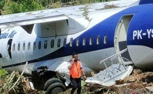 Trigana Air Tergelincir di Bandara Kamanap Serui Papua, 42 Penumpang Selamat