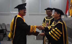 Dua Sosok Inspiratif Raih Gelar Doktor Sosiologi Agama Fakultas Teologi UKSW