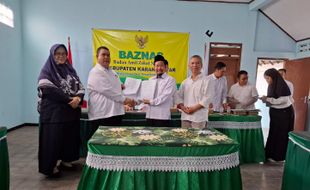 Umuka-Baznas Beri Pinjaman Tanpa Bunga ke Bakul Pasar di Karanganyar