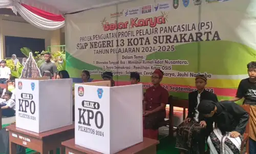 Pemilihan Ketua OSIS Jadi Ajang Siswa SMPN 13 Solo Belajar Proses Pemilu